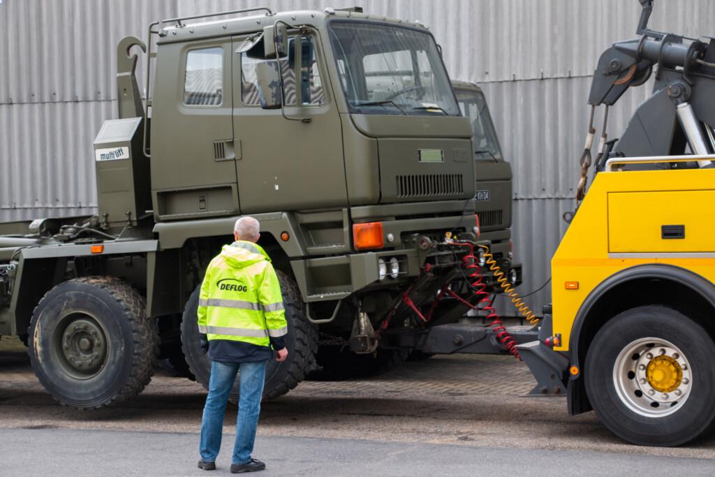 Deflog personnel making sure truck transportation goes smoothly.